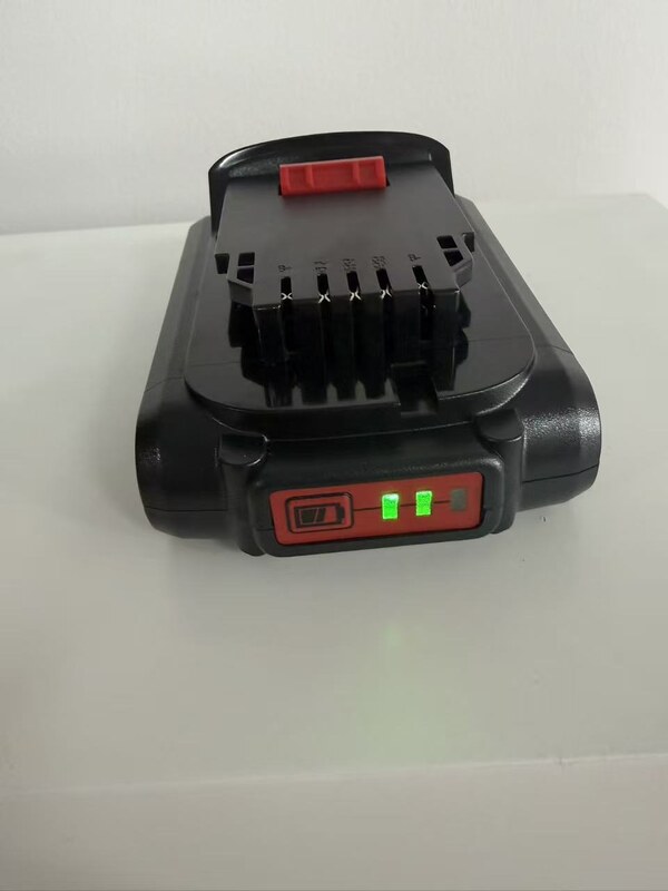 DCB202 battery with LED charge level indicator