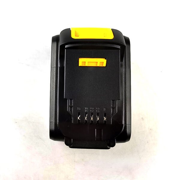 DCB205 20V 9AH BATTERY (4) 20V MAX 9.0Ah Lithium-ion Battery - 4-LED Fuel Gauge Indicator Close-up